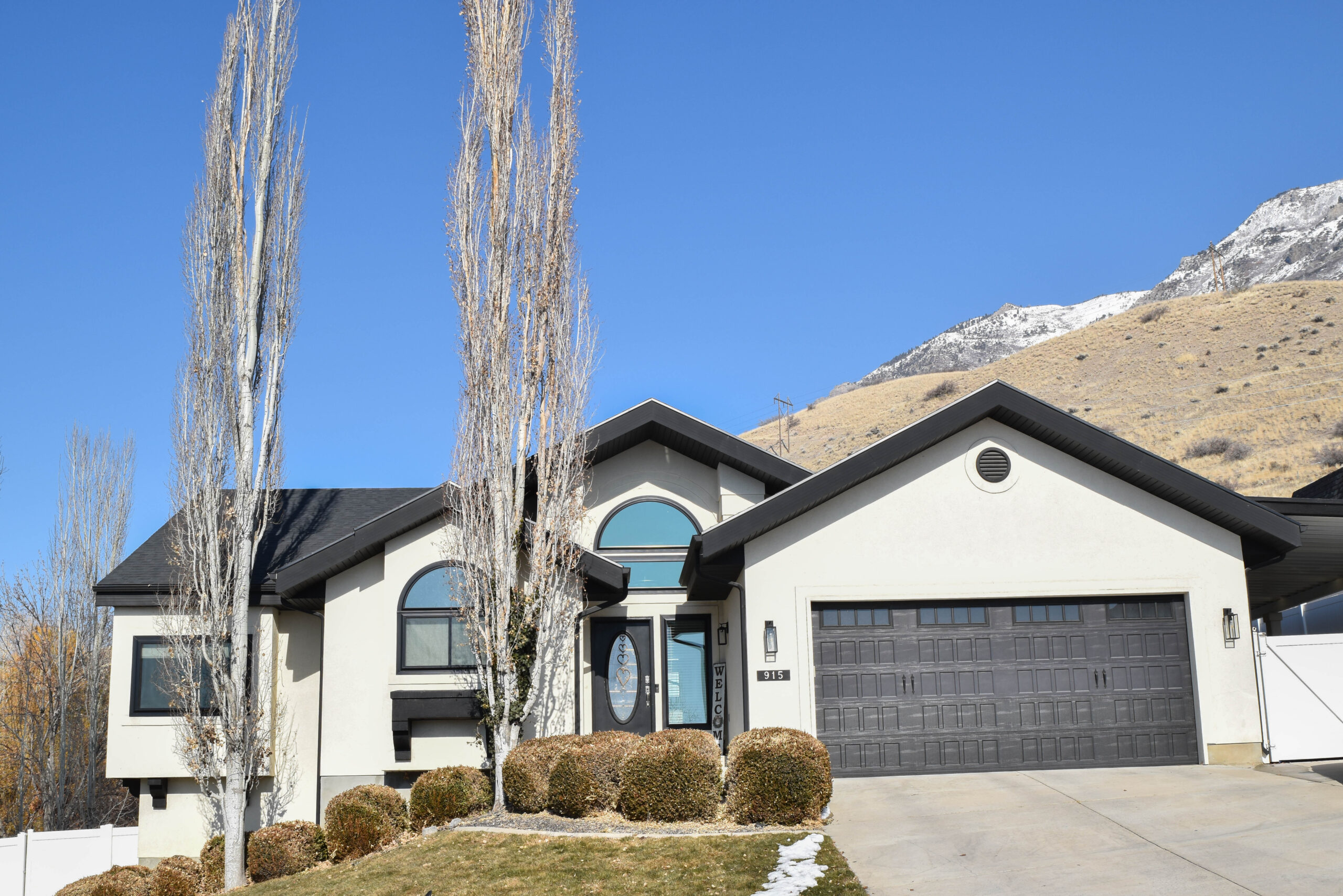 Benefits of professional window replacement shown through completed window project