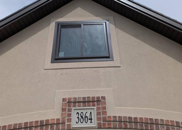 Picture window above garage in Riverton, Utah