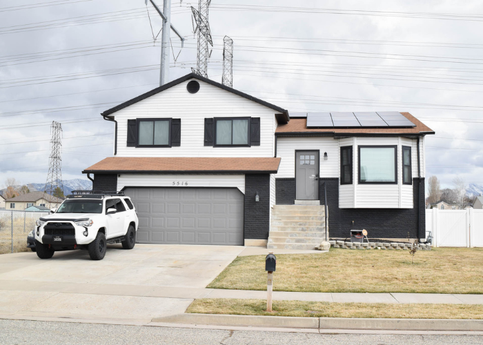 Front view of Roy, Utah home with triple-pane window replacement